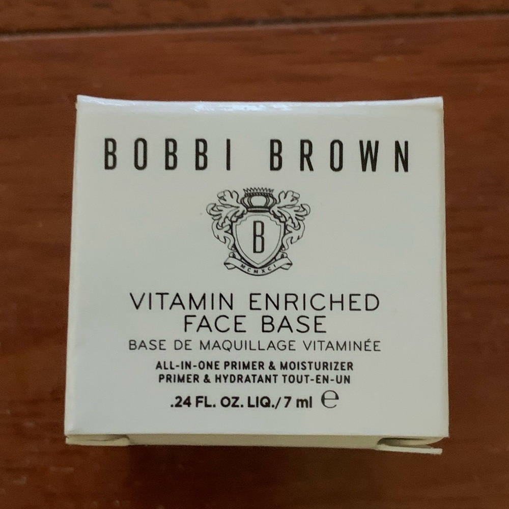 NWT Bobbi Brown Vitamin Enriched Face Base